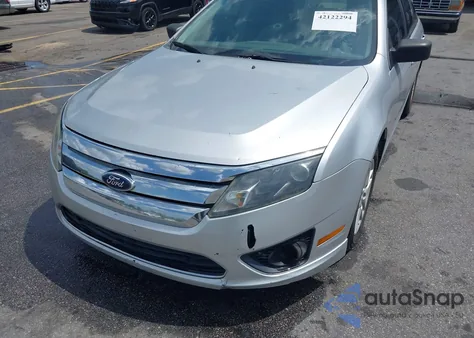 2012 Ford Fusion S z USA, uszkodzony, nr VIN 3FAHP0GAXCR270957
